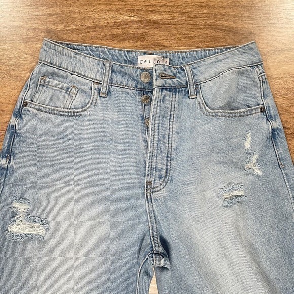 CELLO Jeans Women's 5 - 29 Light Wash Wide Leg Button Fly Distressed Mom Jeans‎ - Picture 4 of 6